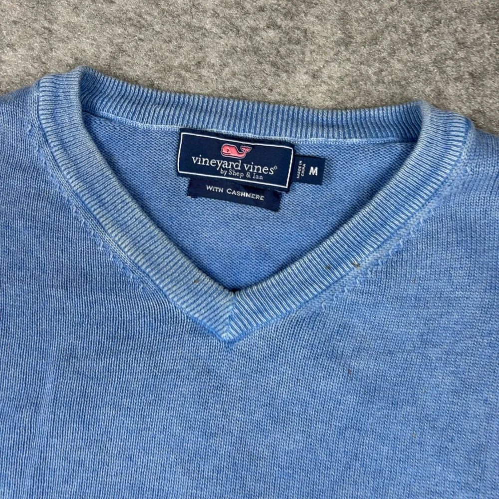 Vineyard Vines Sweater Mens Medium V-Neck Cashmere Blend Blue Whale Old Money